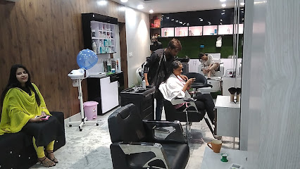 Photo 1 of cut & style